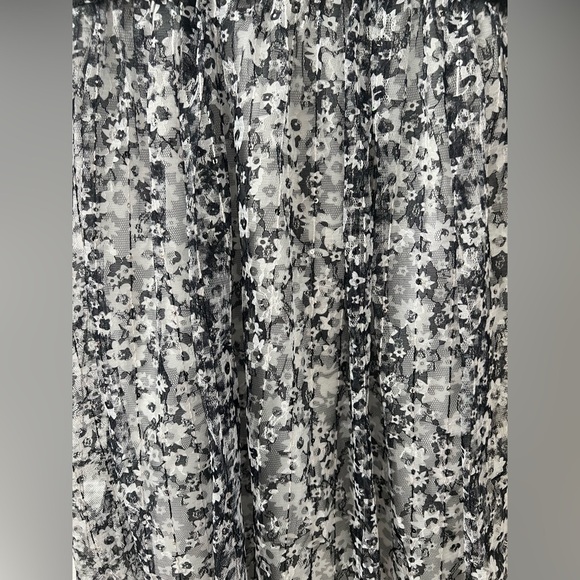 Romeo + Juliet Couture Blackwhite Floral Iridescent sequin mini dress (Size S) - Picture 7 of 11